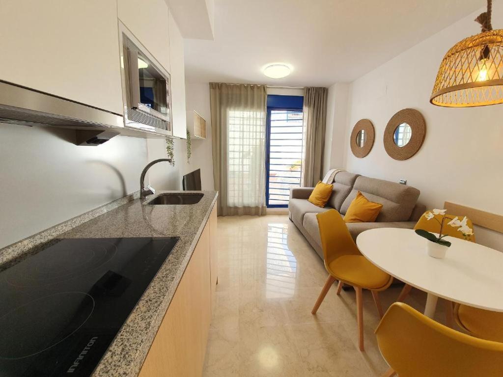 Apartamento Con Parking Con Piscina Junto A La Playa Benalmádena Eksteriør billede
