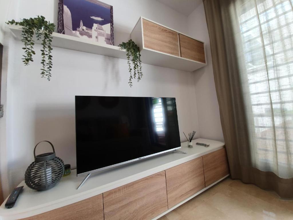 Apartamento Con Parking Con Piscina Junto A La Playa Benalmádena Eksteriør billede