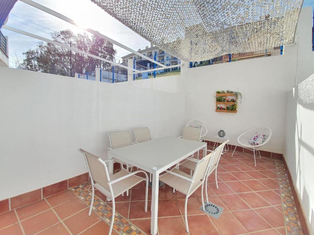 Apartamento Con Parking Con Piscina Junto A La Playa Benalmádena Eksteriør billede